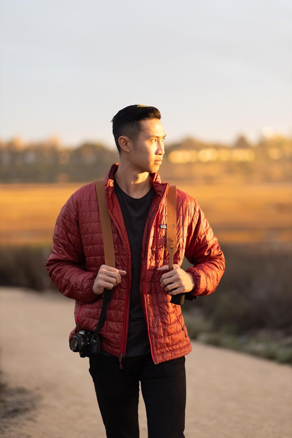 STRAPS Classic Leather Camera Strap | Full-Grain Leather with Suede Backing | Compatible with DSLR & SLR Cameras